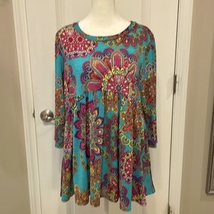 Purchase via online boutique Paisley Grace. No tag.- Fits like a Large